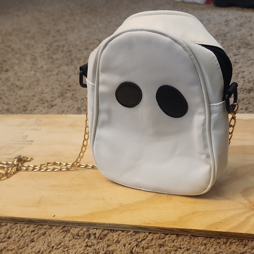 White Crossbody Bag with Chain Strap